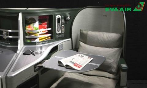 Khi nào nâng hạng vé EVA Air bằng tiền tối ưu chi phí nhất?
